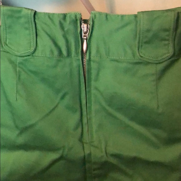 Green Mini Skirt with detailed belt loops - Picture 3 of 3